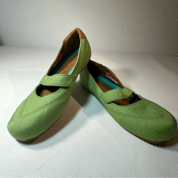 MOZO Fab Flat Canvas leaf green Mary Jane’s size 7 - Picture 7 of 9